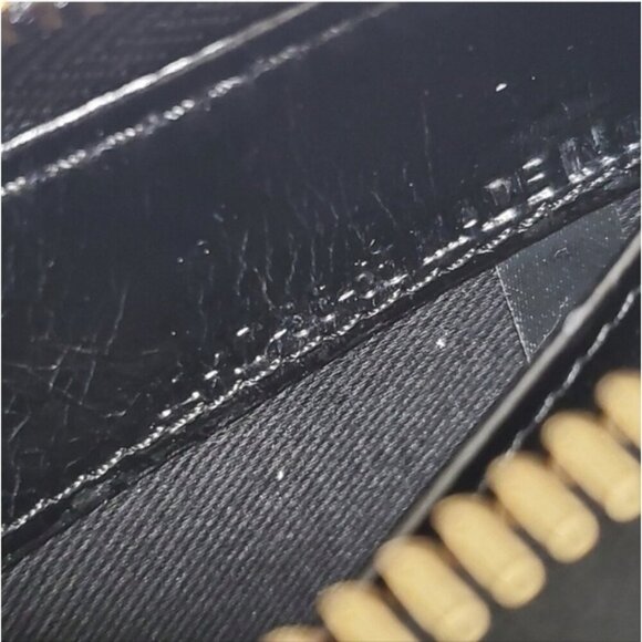 See by Chloé Embossed Heart Patent Zip Around Wallet Black Charm - Picture 3 of 9